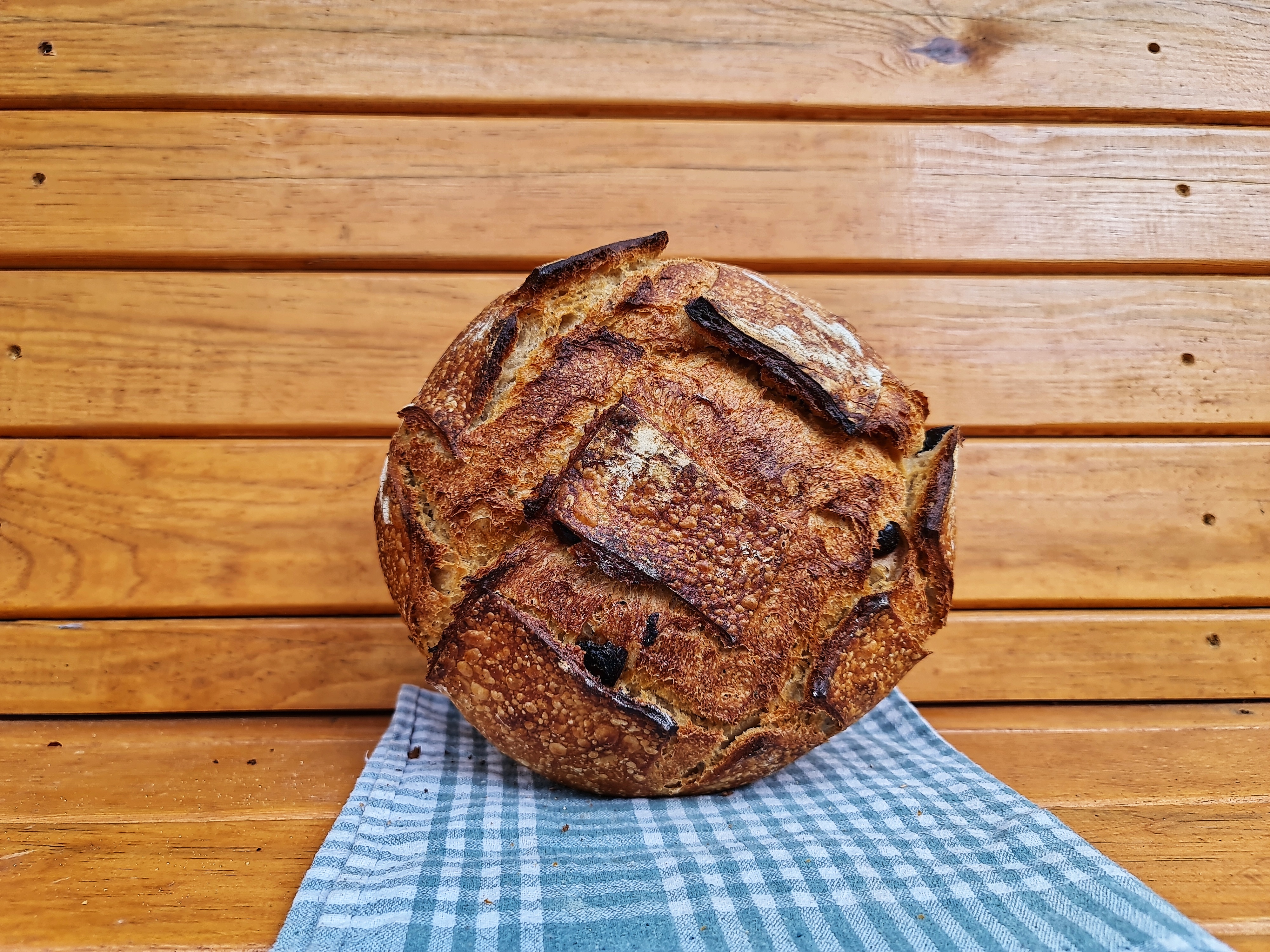 Ekşi Mayalı Zeytinli Kekikli Zerun Ekmeği 650g - 1